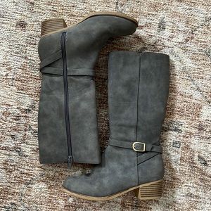 Children’s Place tall gray boots girls size 3